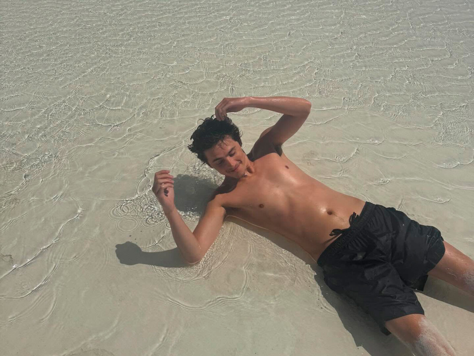 Кайли Дженнер и Тимоти Шаламе поделились редкими кадрами с отдыха