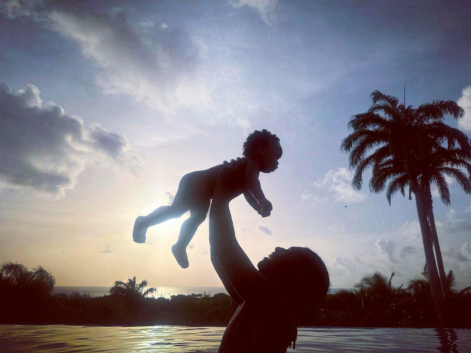 A$AP Rocky с сыном&nbsp;во время отпуска на Барбадосе