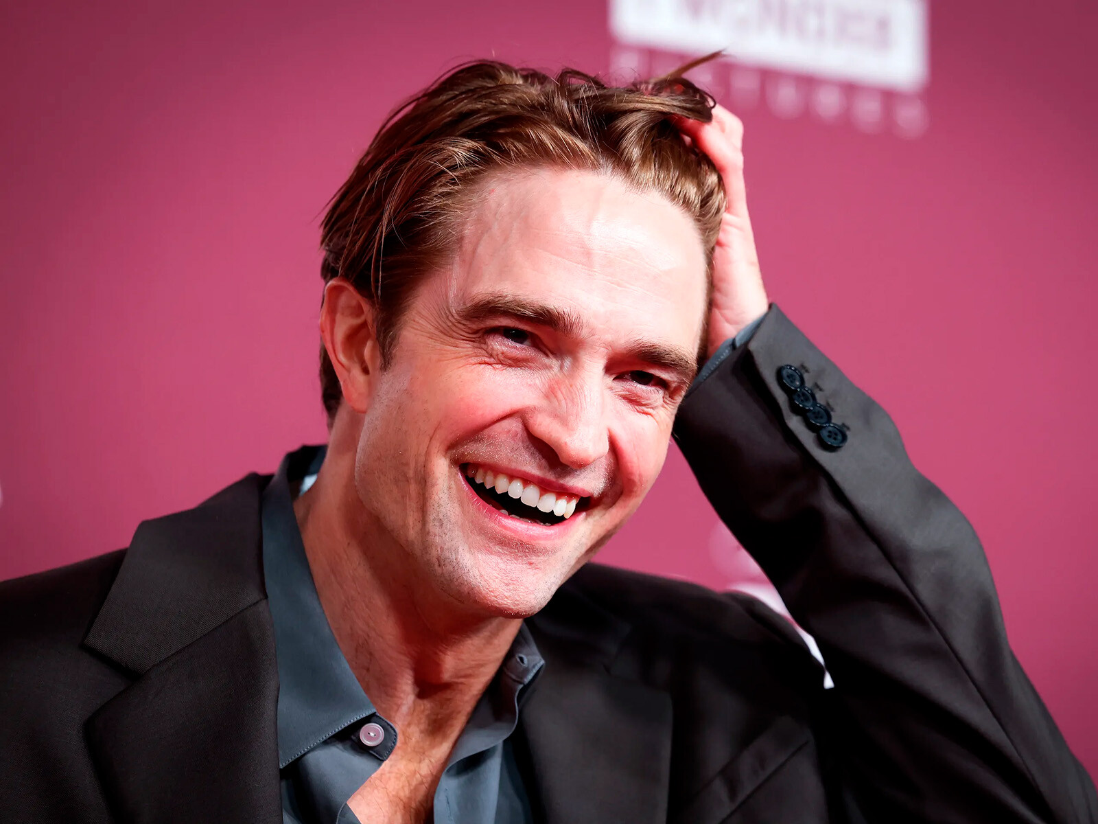 Роберт Паттинсон признался, что любит читать сплетни о звёздах