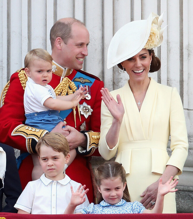 Кейт Миддлтон и принц Уильям прервут самоизоляцию из-за учёбы детей