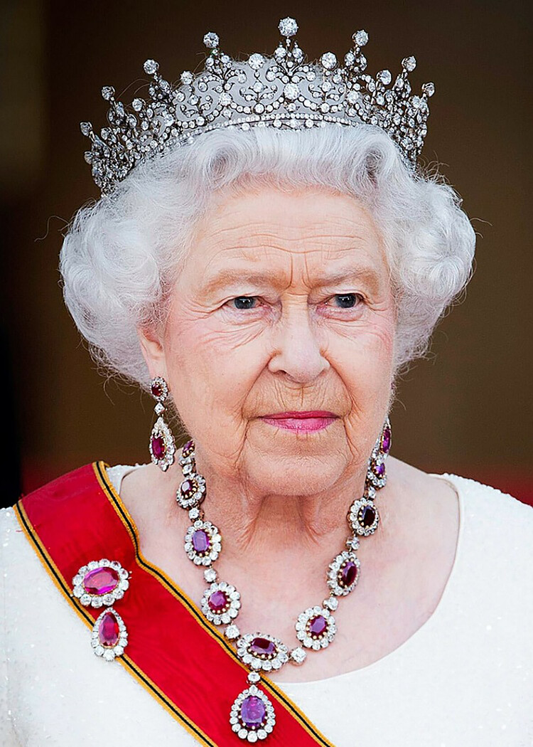 Почему Елизавета II никогда не делает громких политических заявлений?