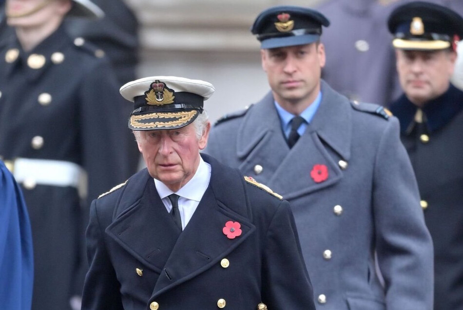 Принц Чарльз и принц Уильям посетили Национальную службу памяти в Кенотафе, 2021