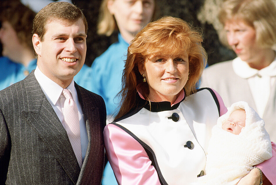 &nbsp;Принц Эндрю и Сара Фергюсон с принцессой Евгенией, 1990
