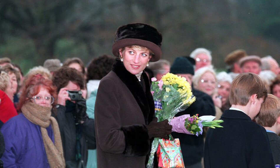 Принцесса Диана после рождественской службы 25 декабря 1994 года в Сандрингеме, Англия