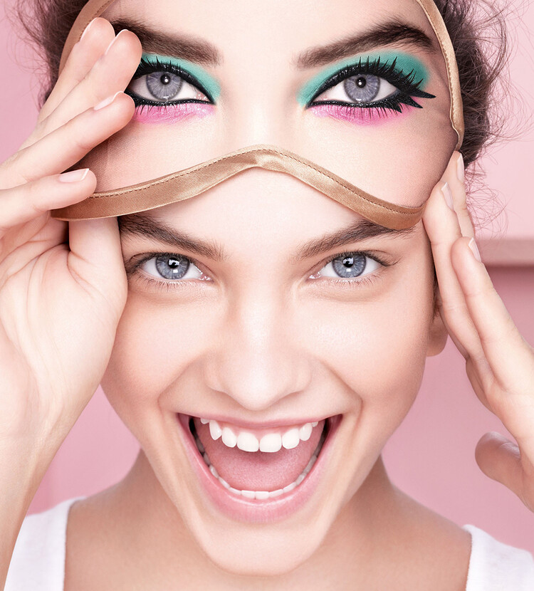Итальянский профессиональный косметологический бренд Rhea создал особый продукт &mdash; липогель для демакияжа глаз и губ OilClean. 