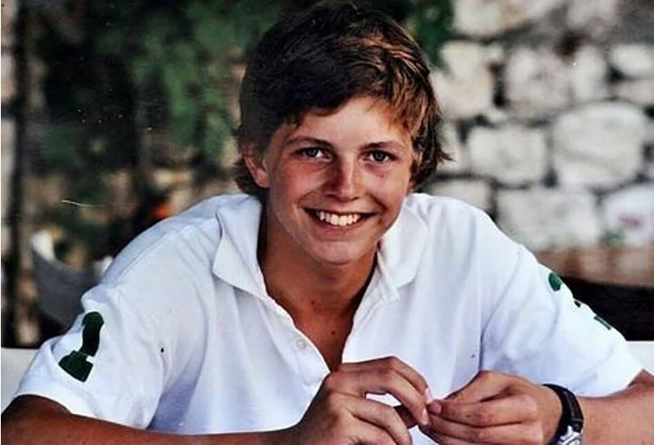 Джеймс Вентворт-Стэнли, друг принцессы Евгении, покончил жизнь самоубийством в 2006 году в возрасте 21 года