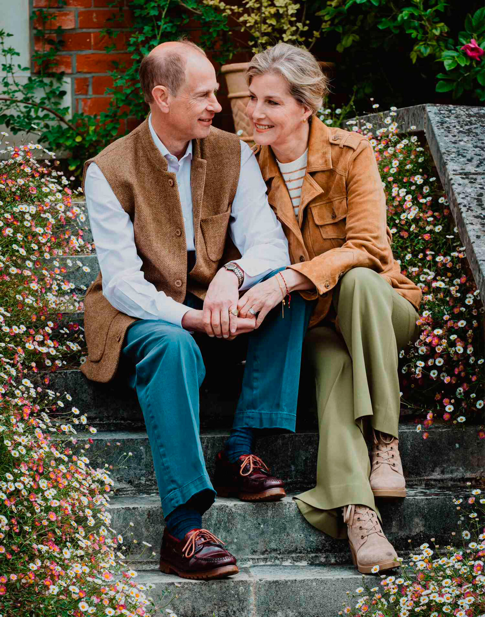 Принц Эдвард и Софи порадовали новым портретом в честь 25-й годовщины свадьбы