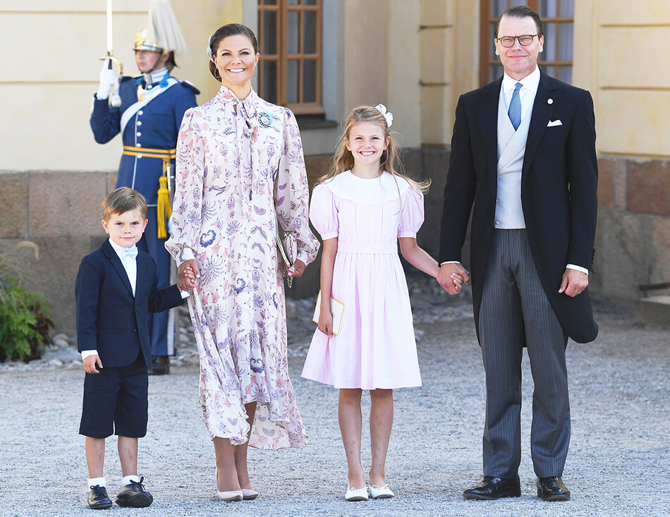 Кронпринцесса Швеции Виктория, принц Швеции Даниэль, принцесса Швеции Эстель и принц Швеции Оскар, 2017
