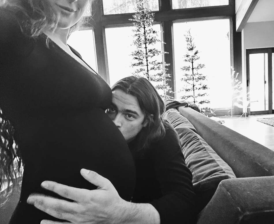 Дочь актрисы и Брюса Уиллиса по имени Румер ждёт своего первого ребёнка от&nbsp;Дерека Ричарда Томаса