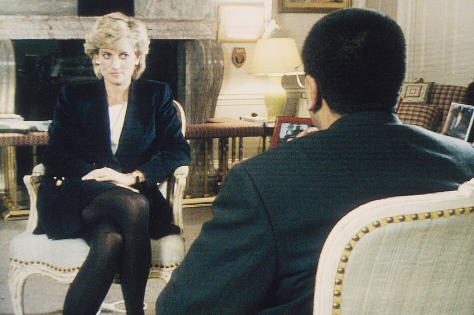 Мартин Башир берёт интервью у принцессы Дианы в Кенсингтонском дворце для телепрограммы &laquo;Панорама&raquo;, 1995