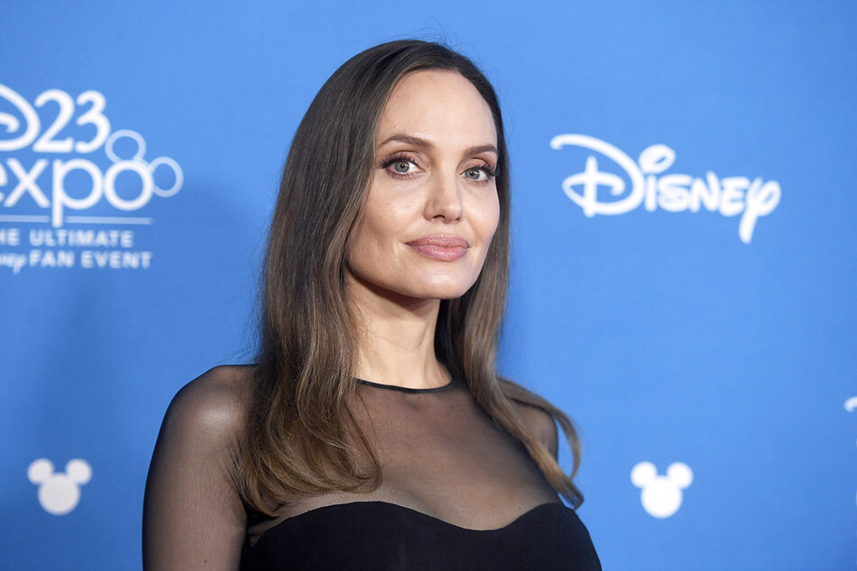 Разочарованный отец Анджелины Джоли осудил антиизраильские посты своей дочери