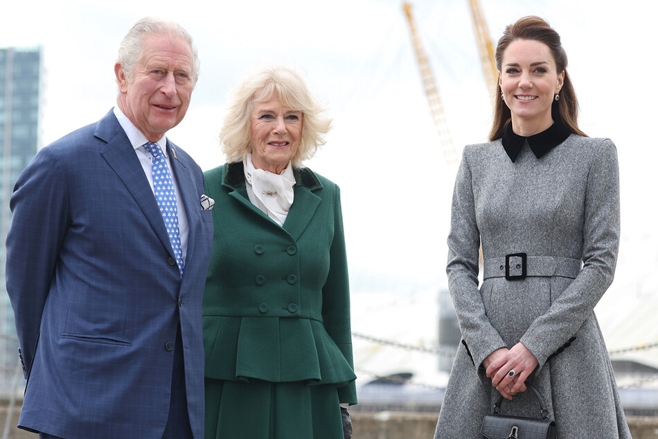 Принц Чарльз с Камиллой Паркер-Боулз и Кейт Миддлтон в Тринити-Буй-Уорф 3 февраля 2022 года в Лондоне, Англия&nbsp;