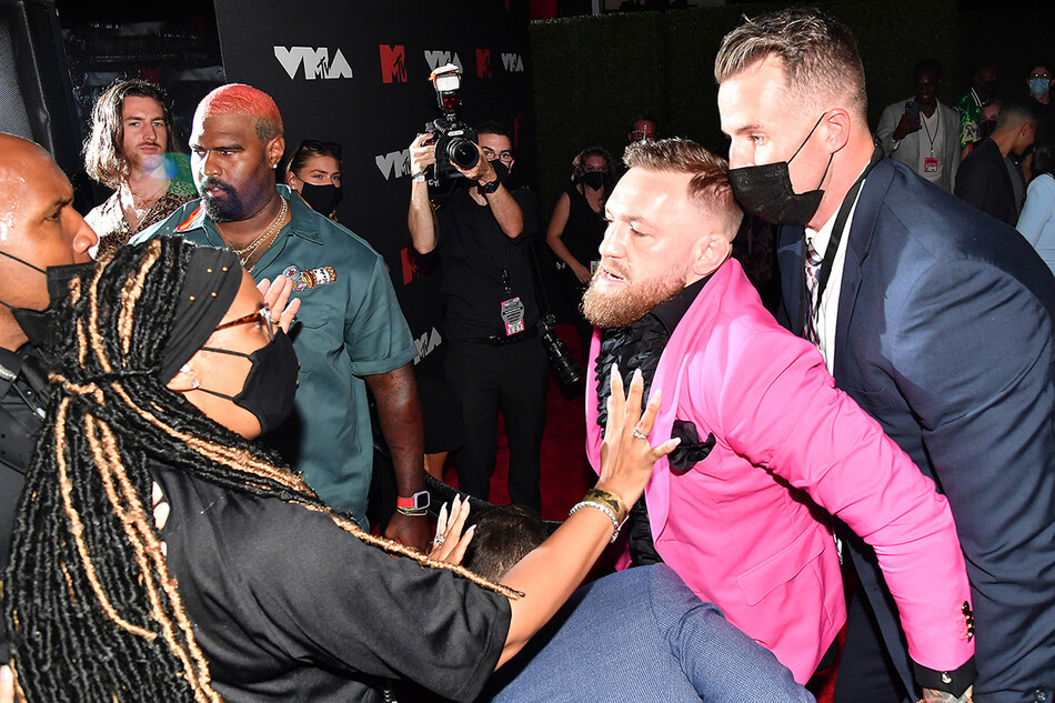 Конор МакГрегор и Пулемет Келли на премии VMA - MTV Video Music Awards 2021