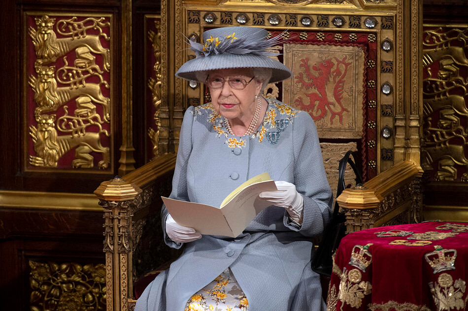 Елизавета II открыла новую сессию парламента