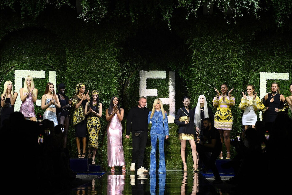 Показ совместной коллекции Fendi и Versace, 2021