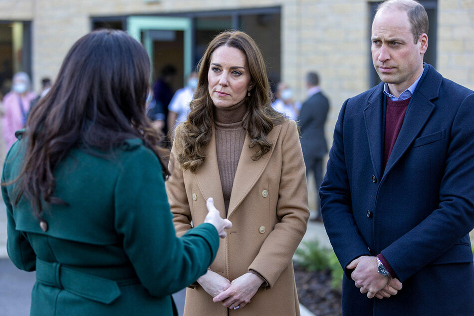 Принц Уильям и Кейт Миддлтон пообщались с медицинскими работниками Clitheroe Community Hospital