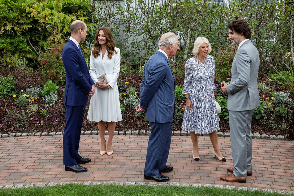 Кейт Миддлтон называет принца Чарльза дедушкой