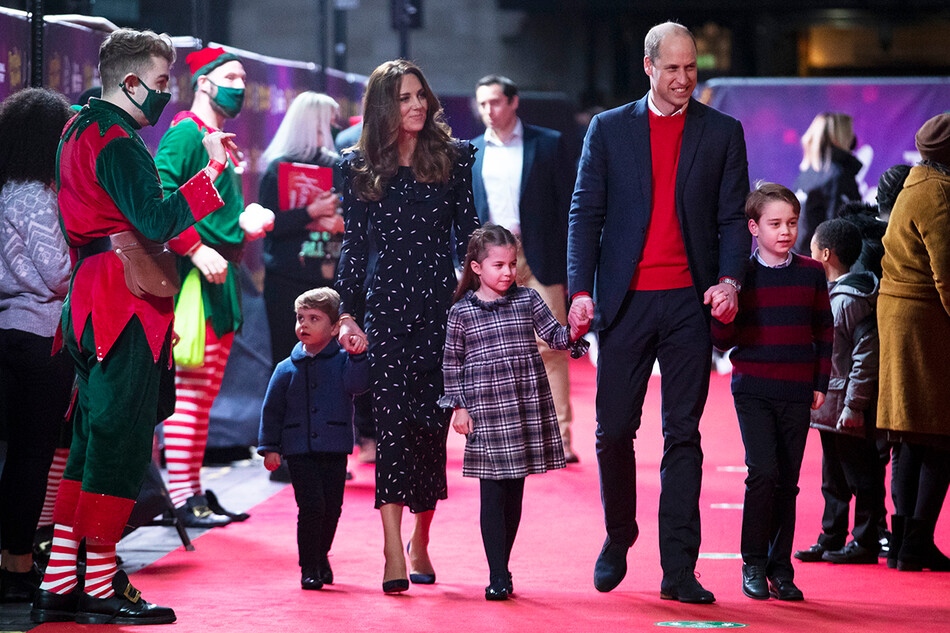 Принц Уильям и Кейт Миддлтон с детьми 