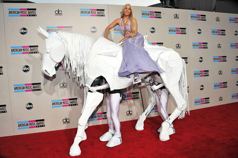 Леди Гага на American Music Awards 2013