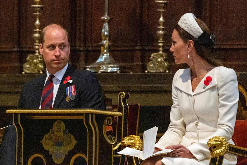 Принц Уильям и его жена герцогиня Кэтрин на торжественной службе АНЗАК в Вестминстерском аббатстве 25 апреля 2022 года в Лондоне, Англия