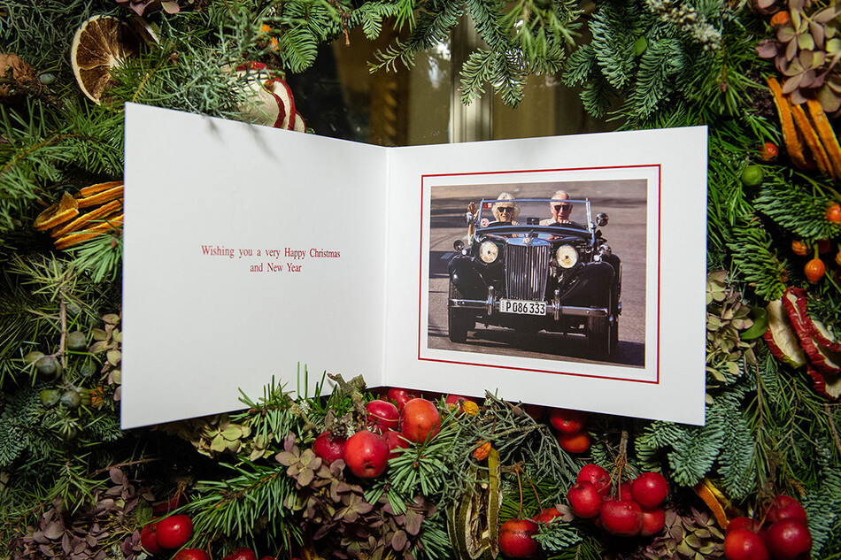 Рождественская открытка принца Чарльза и Камиллы Паркер-Боулз в 2019 году