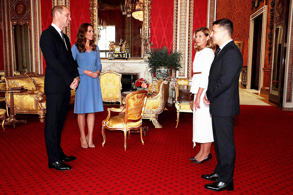Принц Уильям и Кейт Миддлтон встречаются  с президентом Украины Владимиром Зеленским и его женой Еленой Зеленской, в 2020 году в Букингемском дворце, Англия