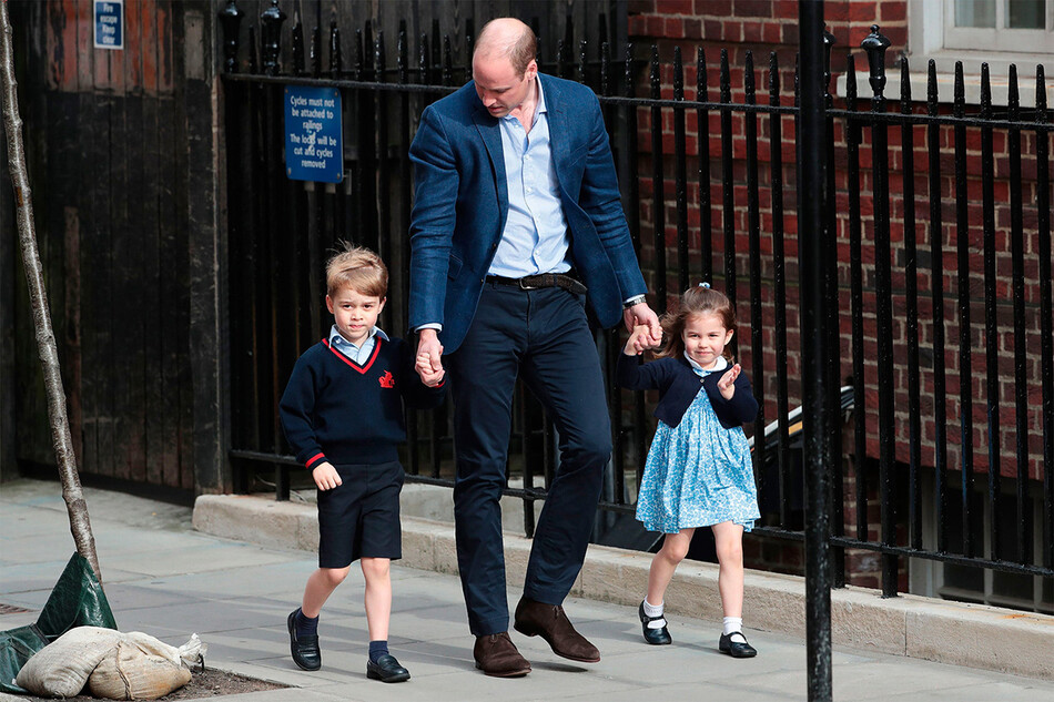 Принц Уильям с детьми принцем Джорджем и принцессой Шарлоттой