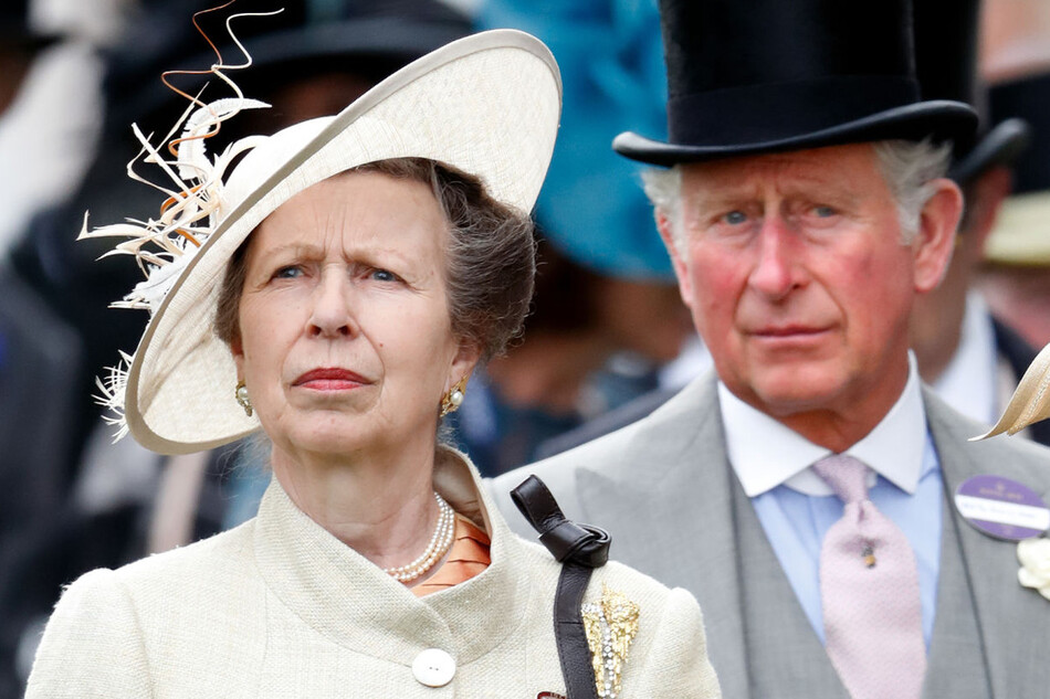 Народ Великобритании требует изменить линию престолонаследия в пользу принцессы Анны