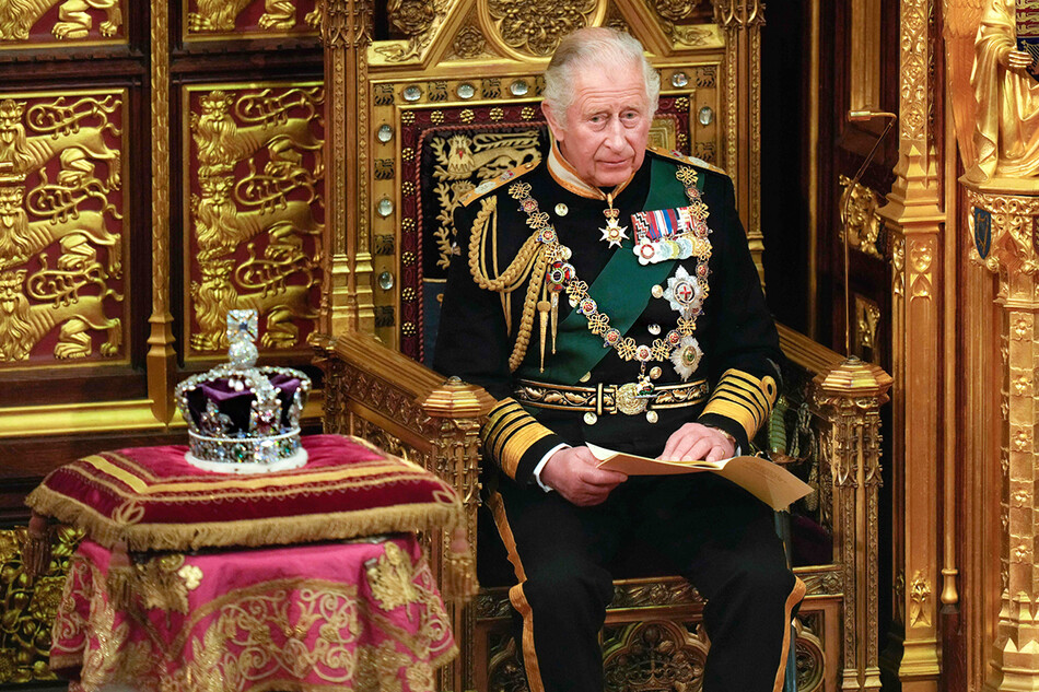 Принц Чарльз, принц Уэльский, после прочтения речи королевы в Палате лордов во время государственного открытия парламента в здании парламента в Лондоне, 10 мая 2022 года