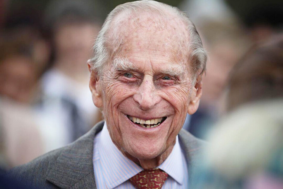 Принц Чарльз отметил годовщину смерти своего отца &mdash; принца Филиппа трогательными фотографиями