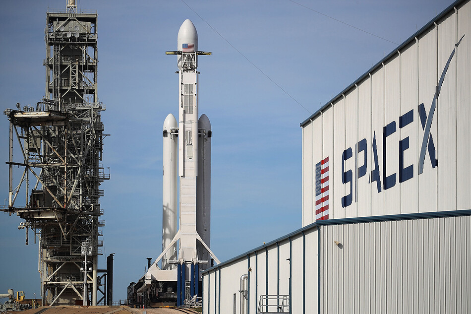 SpaceX прекращает производство космического челнока Crew Dragon