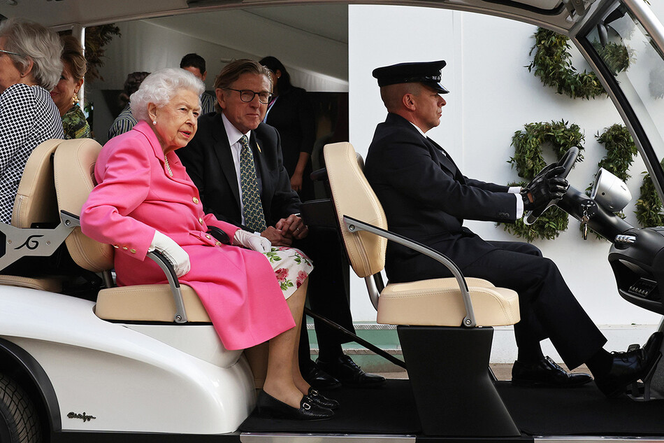 Королева Елизавета II посетила цветочную выставку RHS Chelsea 2022 в Лондоне