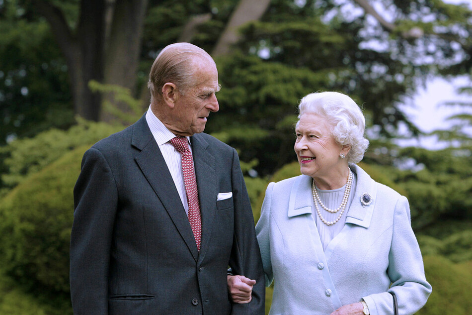 Королева и герцог Эдинбургский в день их 60-й годовщины свадьбы