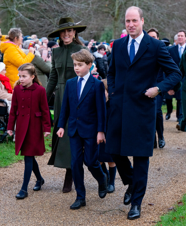 Принц Уильям и Кейт Миддлтон вместе с Джорджем, Шарлоттой и Луи приехали в Сандрингем отпраздновать Рождество