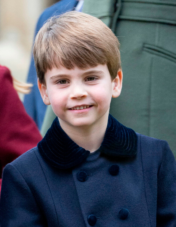 Принц Луи впервые дебютировал на рождественской прогулке в поместье Сандрингем