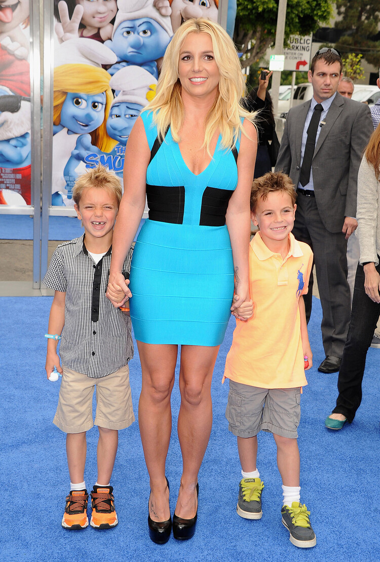 Бритни Спирс с детьми в 2013 году