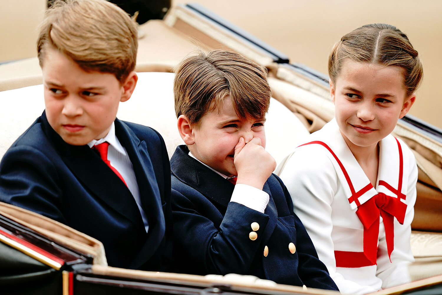 Принц Джордж, принцесса Шарлотта и принц Луи на параде Trooping the Colour, 2023