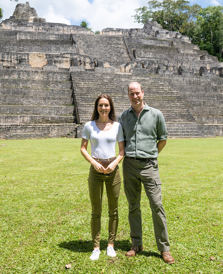 Кейт Миддлтон и принц Уильям посетили руины древней пирамиды майя в Белизе