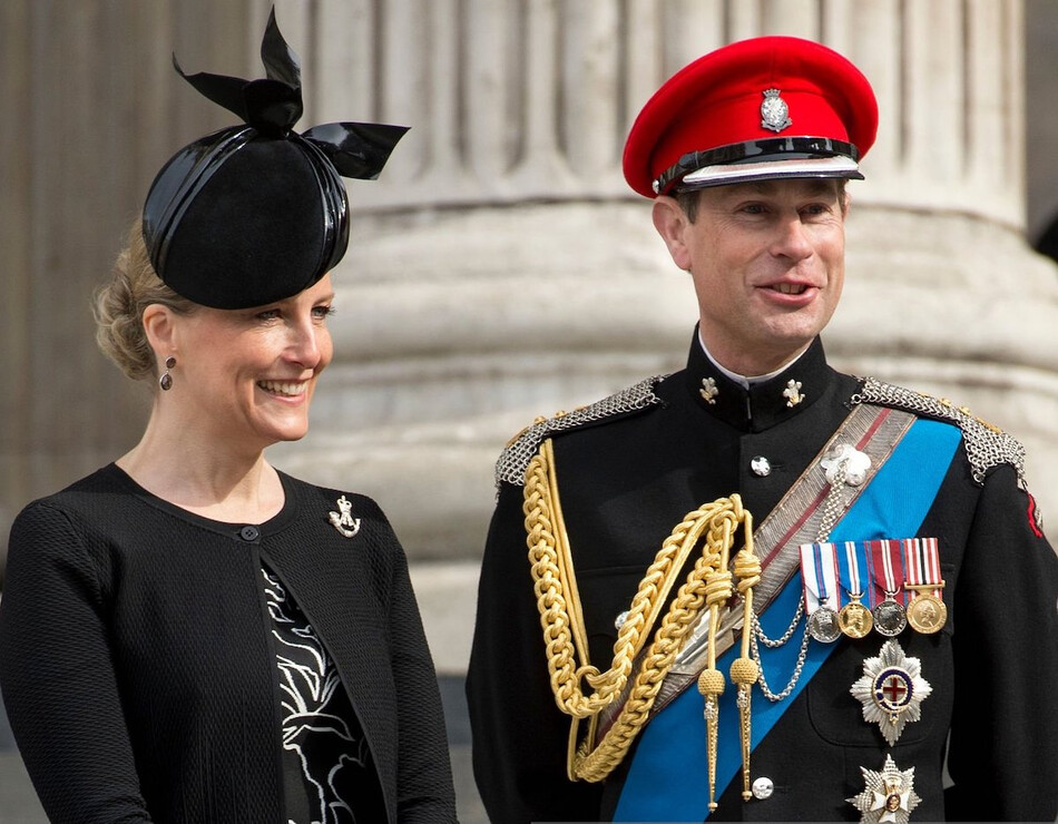 Принц Эдуард, граф Уэссекский, и Софи, графиня Уэссекская, во время службы поминовения военнослужащих, дислоцированных в Афганистане