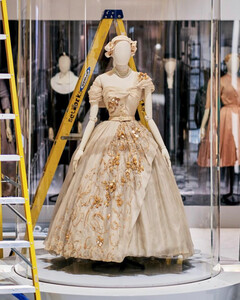 Закрытие выставки Dior в музее Виктории и Альберта