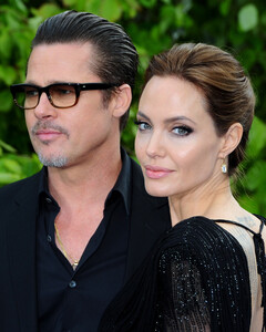 Судебный процесс по расторжению брака Анджелины Джоли и Брэда Питта наконец-то завершился