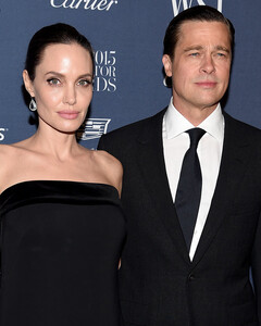 У Анджелины Джоли нет денег на судебную тяжбу с Брэдом Питтом