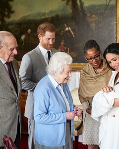 Всё ради детей: Арчи и Лилибет мотивируют принца Гарри воссоединиться с королевской семьёй