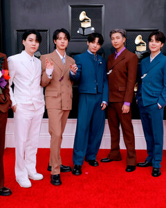 BTS отказались от участия в «Грэмми» в знак протеста против новой категории для азиатской поп-музыки