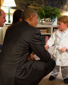 Маленький принц нарушил протокол: как Джордж пришёл на встречу к Бараку Обаме в пижаме?