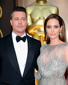 Брэд Питт назвал обвинения Анджелины Джоли в насилии «полной ложью»