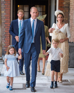 Не как принц Эндрю: почему Кембриджские не хотят, чтобы их дети строили «королевскую карьеру»