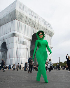 Лучшие и худшие образы Карди Би на Неделе моды в Париже