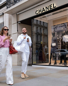 Chanel подтвердил утечку данных своих клиентов