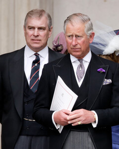 Карл III запретил принцу Эндрю появляться в Букингемском дворце